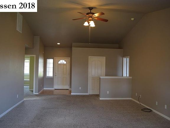 3rd image of 730 Valley Vista Way