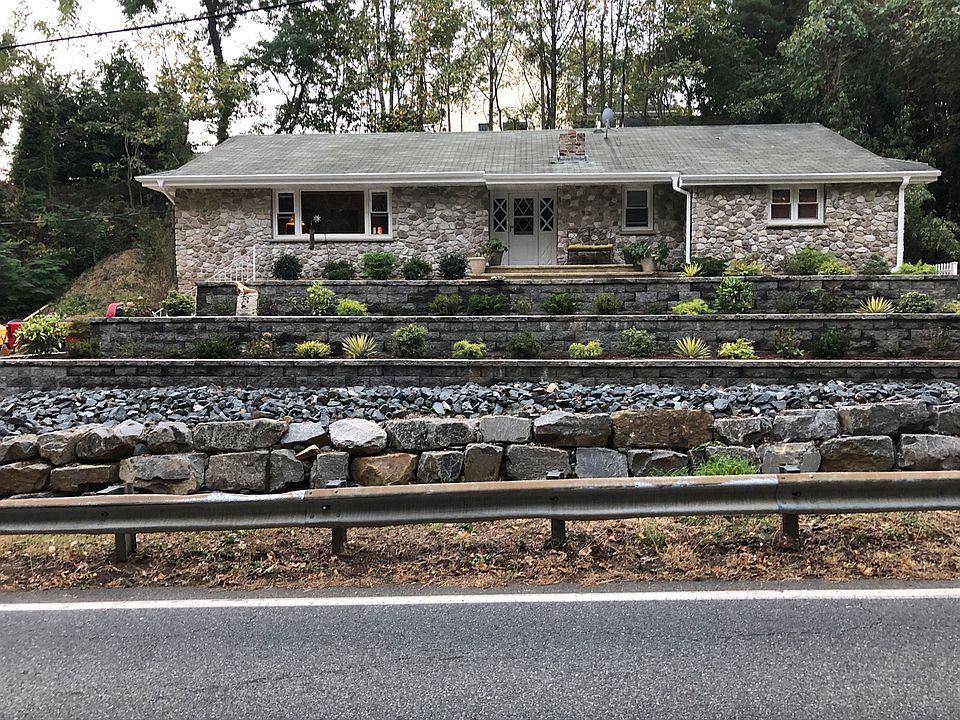 2nd image of 5453 Valley Rd