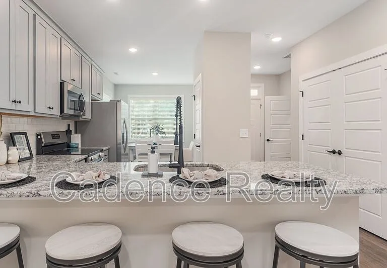 1733 Perimeter Loop — Photo 45
