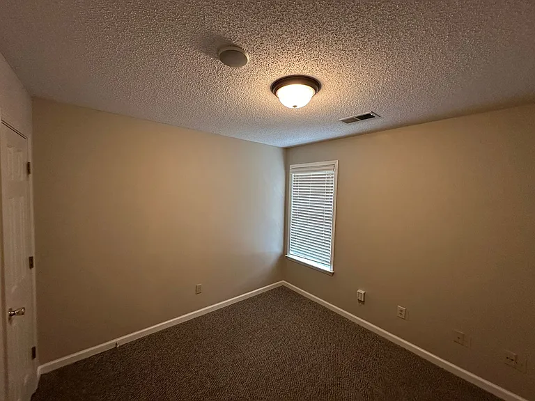 10144 Lynham Dr — Photo 16