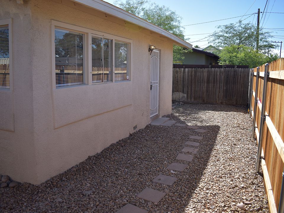 1st image of 1025 N Bean Ave