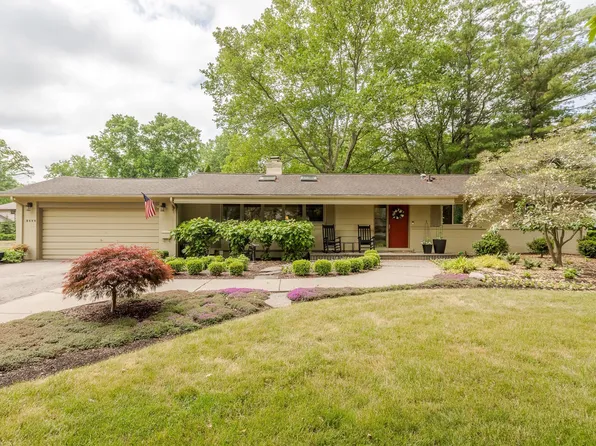 3111 E Bradford Dr, Bloomfield Hills, MI 48301