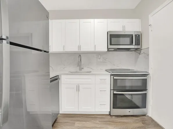 299 SW 7th St, Boca Raton, FL