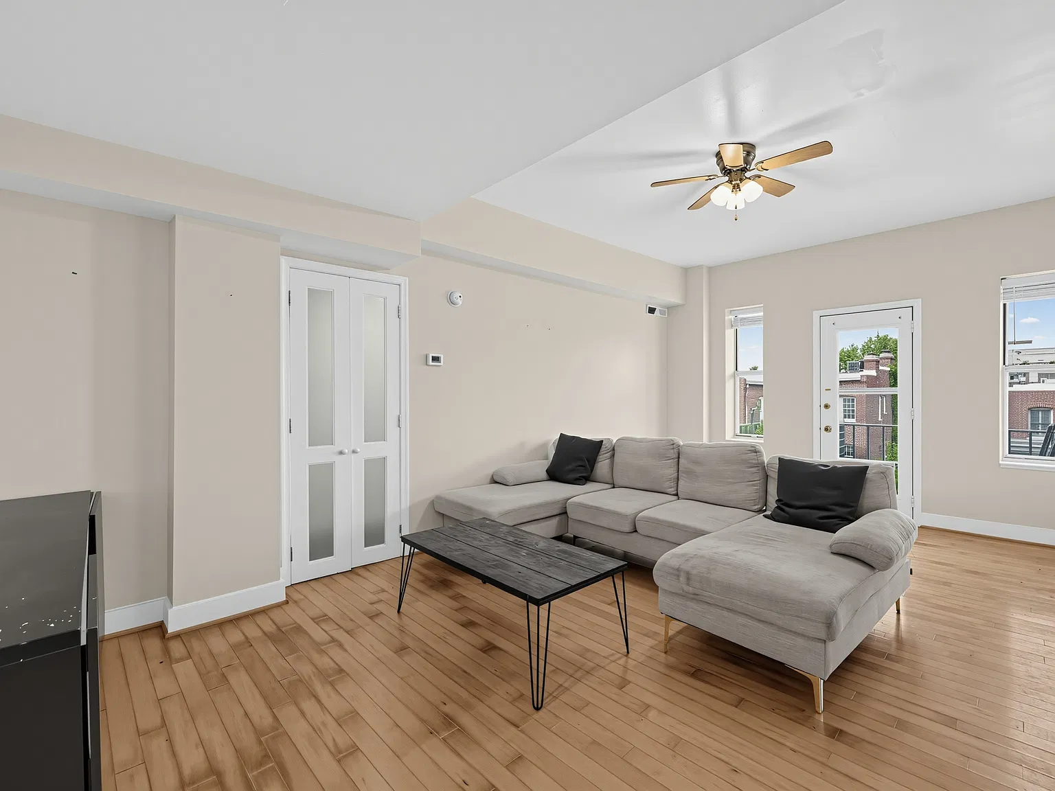 1 bed, 730 sqft, $2,500 — Photo 2