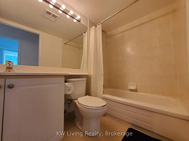 4978 Yonge St #909 — Photo 8