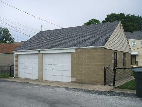 3rd image of 1546 Elmwood Ave