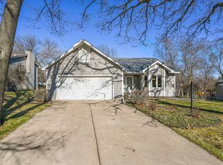 2186 Stanich St, Saint Paul, MN 55109