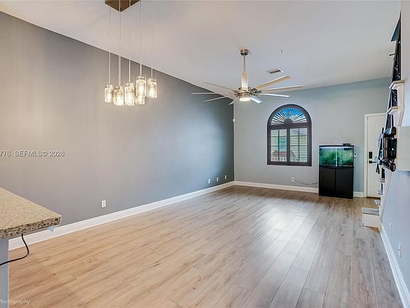 3rd image of 2461 NE 14th St #2461