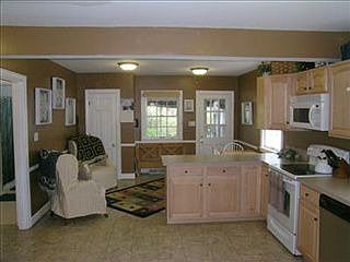 5th image of 318 Mariemont Dr