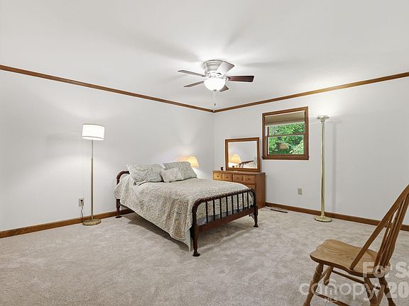24th image of 855 Edmiston Rd