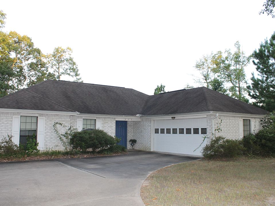 1st image of 205 Lake Dr