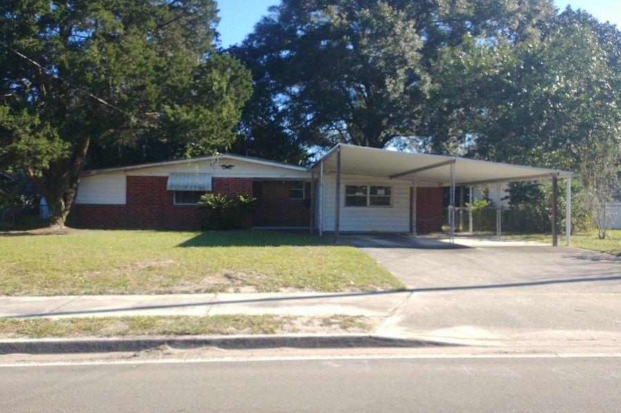 1st image of 1827 Cesery Blvd