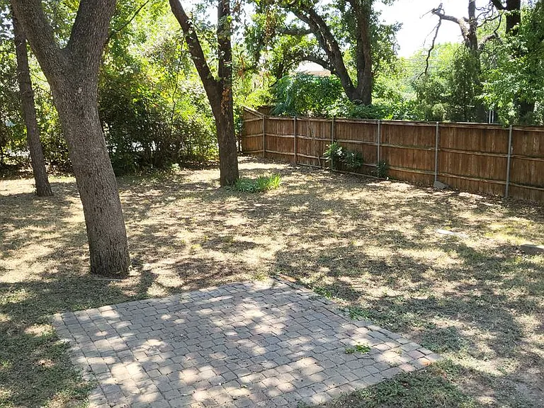 304 E Ellen Ave — Photo 21