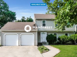 11847 W 99th Ter, Overland Park, KS 66214