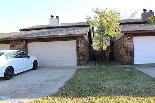 1336 Eastgate Dr Photo 1