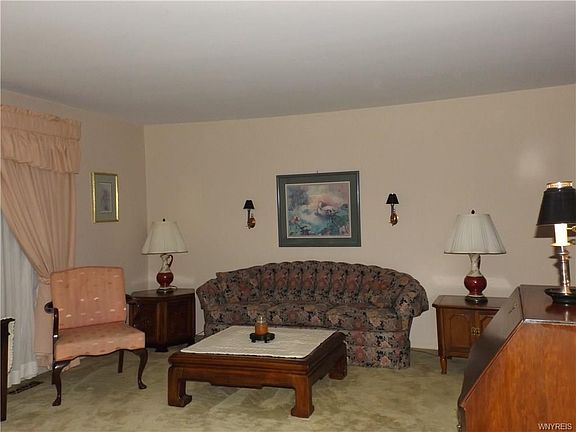 2nd image of 614 Meadowbrook Dr