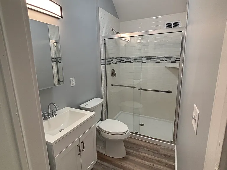 1738 Erie St S #1 — Photo 9