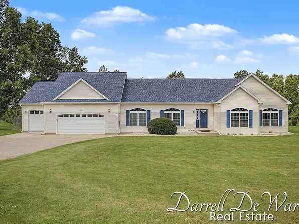 10221 Duncan Lake Ave SE, Caledonia, MI 49316