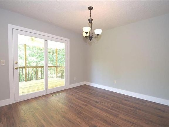 4th image of 8643 Stoner Ln