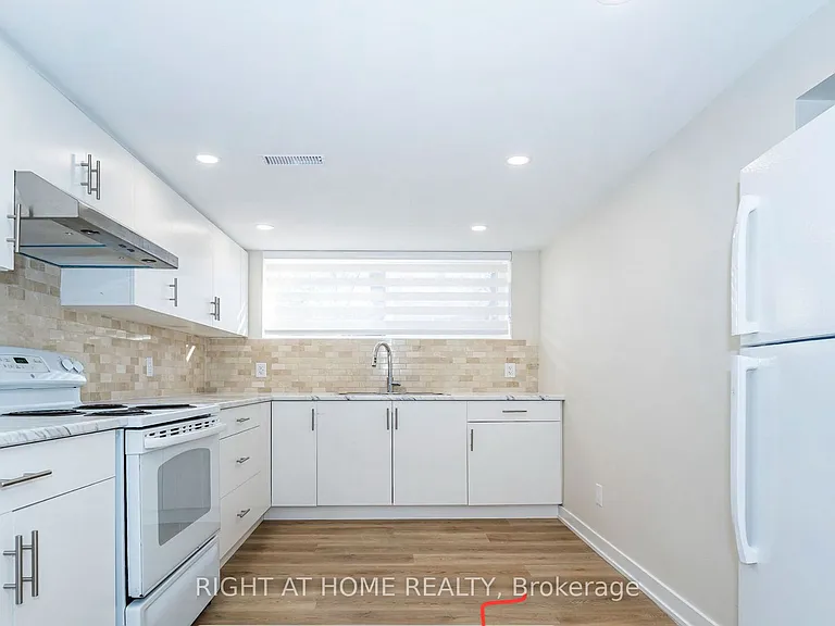 62 Inverdon Rd #BASEMENT — Photo 5