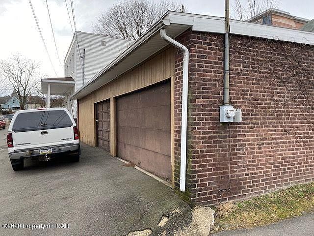 2nd image of 144 Dana St