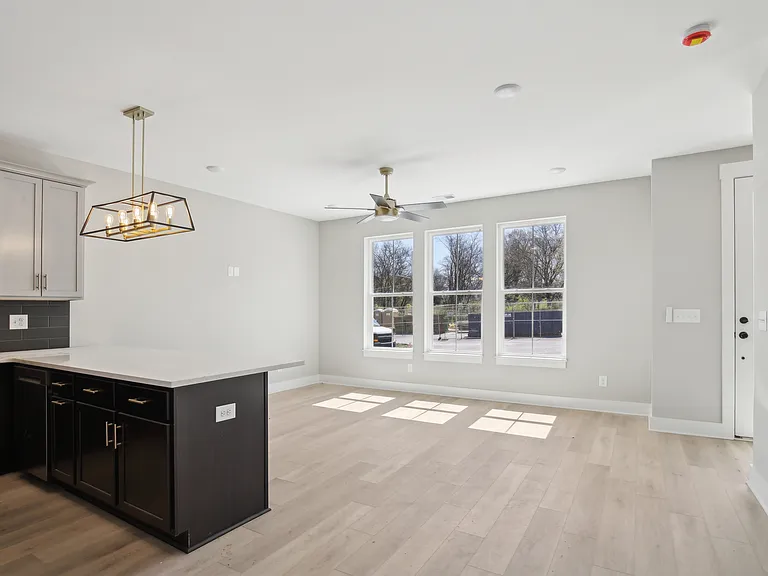 371 Archwood Dr — Photo 9