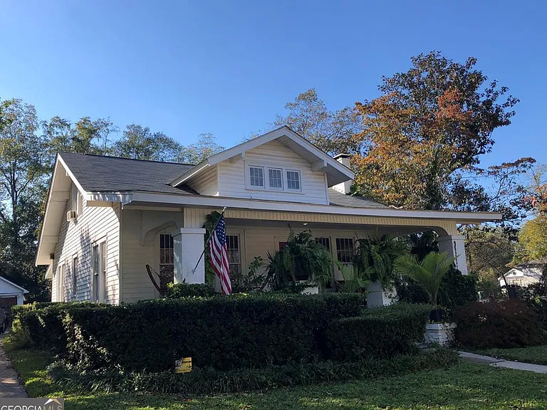 218 West Dr — Photo 1
