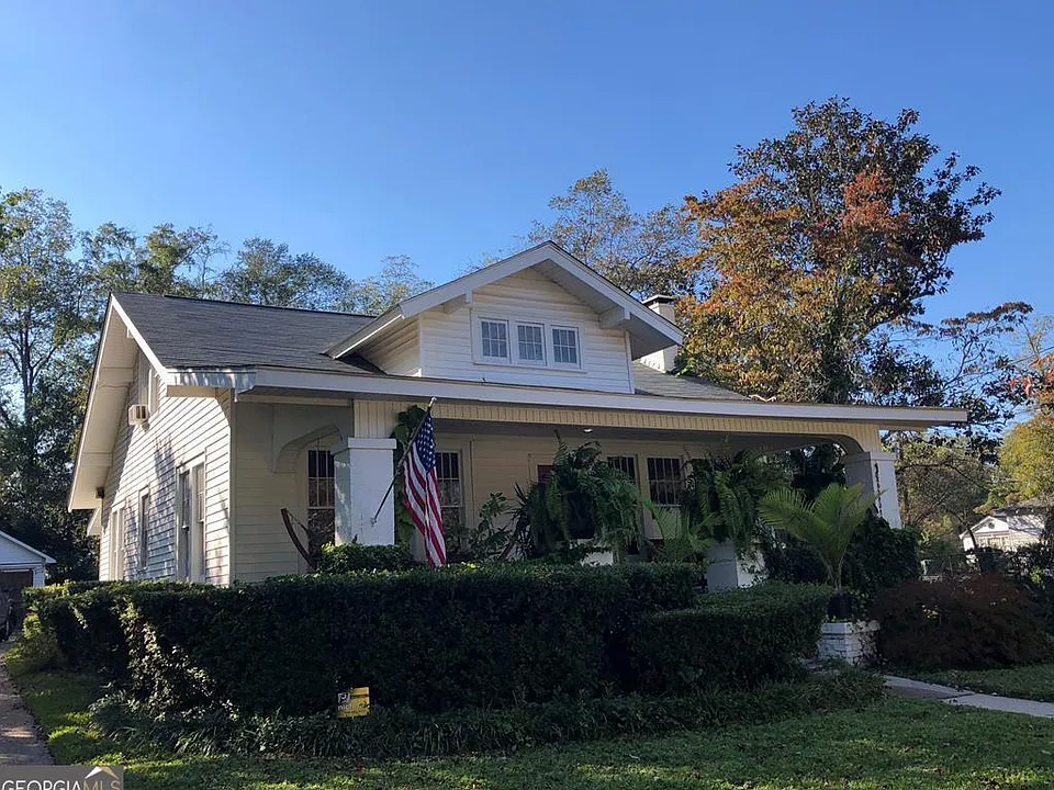 218 West Dr