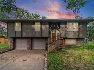 1905 SW Speas Dr, Blue Springs, MO 64014