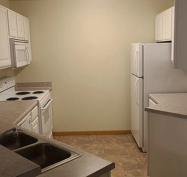 Prairie Crest Apartments — Photo 98
