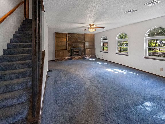 4th image of 33960 Eagle Cir