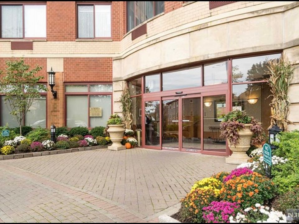 24 HR CONCIERGE, SECURITY