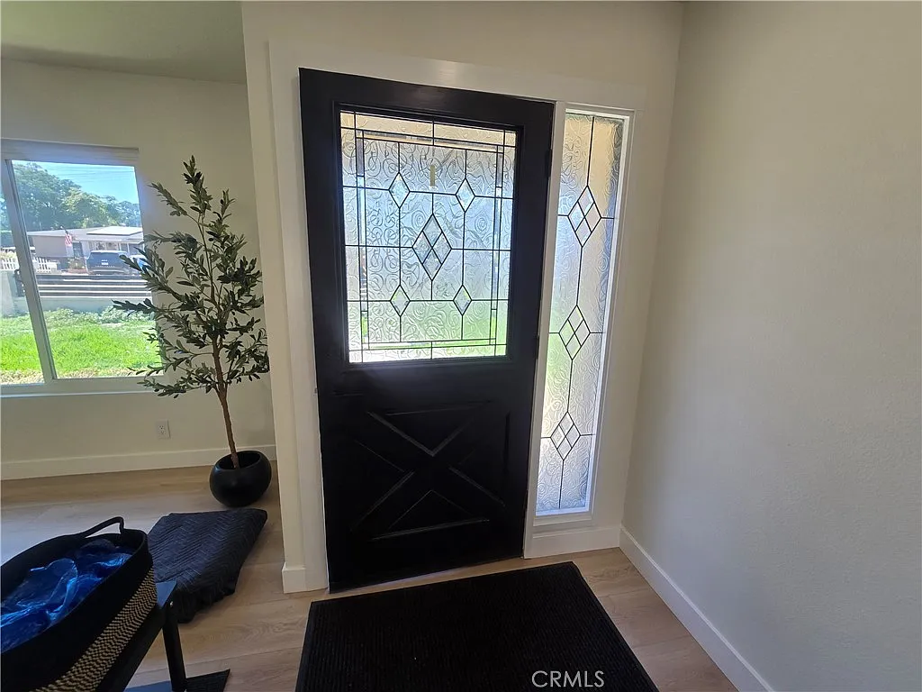 3 bed, 1556 sqft, $4,800 — Photo 4