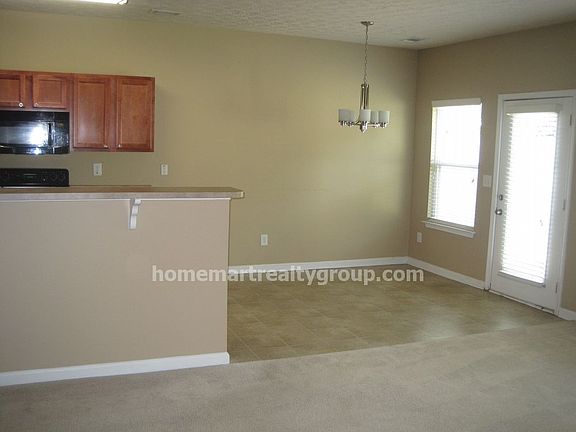 3rd image of 32 Providence Oak Ln