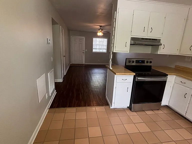 215 Louisville Rd — Photo 7