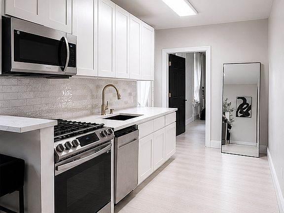 2nd image of 132 Eldridge St APT 5