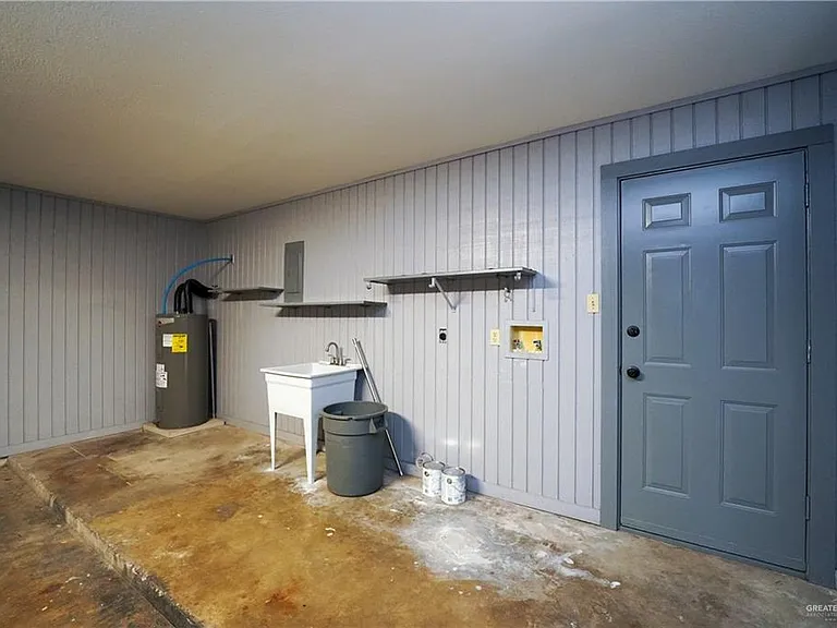 204 E Gomez Dr — Photo 23