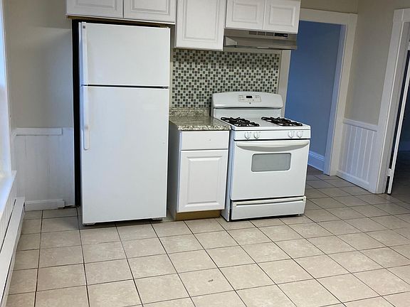 2nd image of 304 Ames St Floor 2