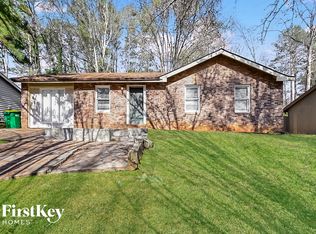 2851 Woodfield Dr, Rex, GA 30273