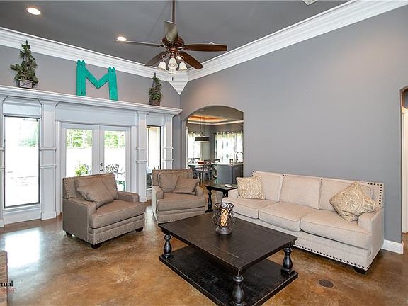 4th image of 687 Collinswood Dr