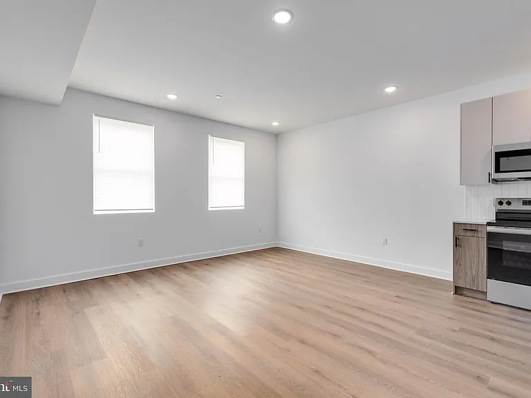 1917 W Susquehanna Ave #2 — Photo 2