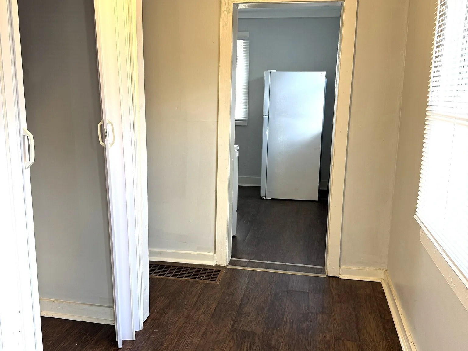 2 bed, 1.0 bath, 1162 sqft, $1,275 — Photo 4