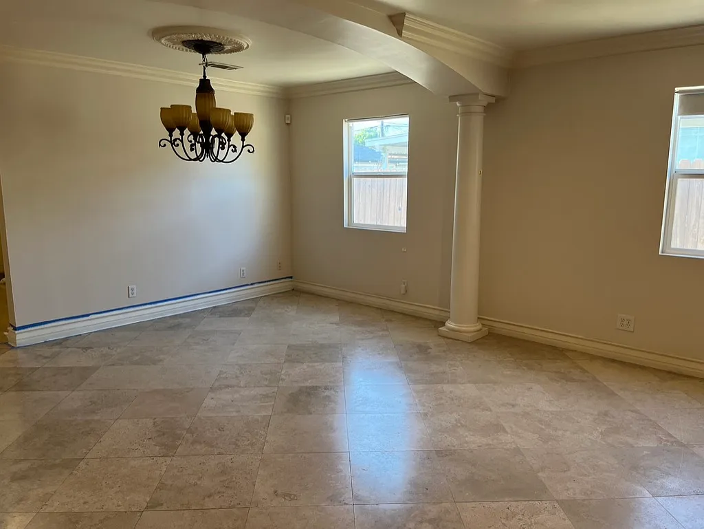 125 California Ave — Photo 2
