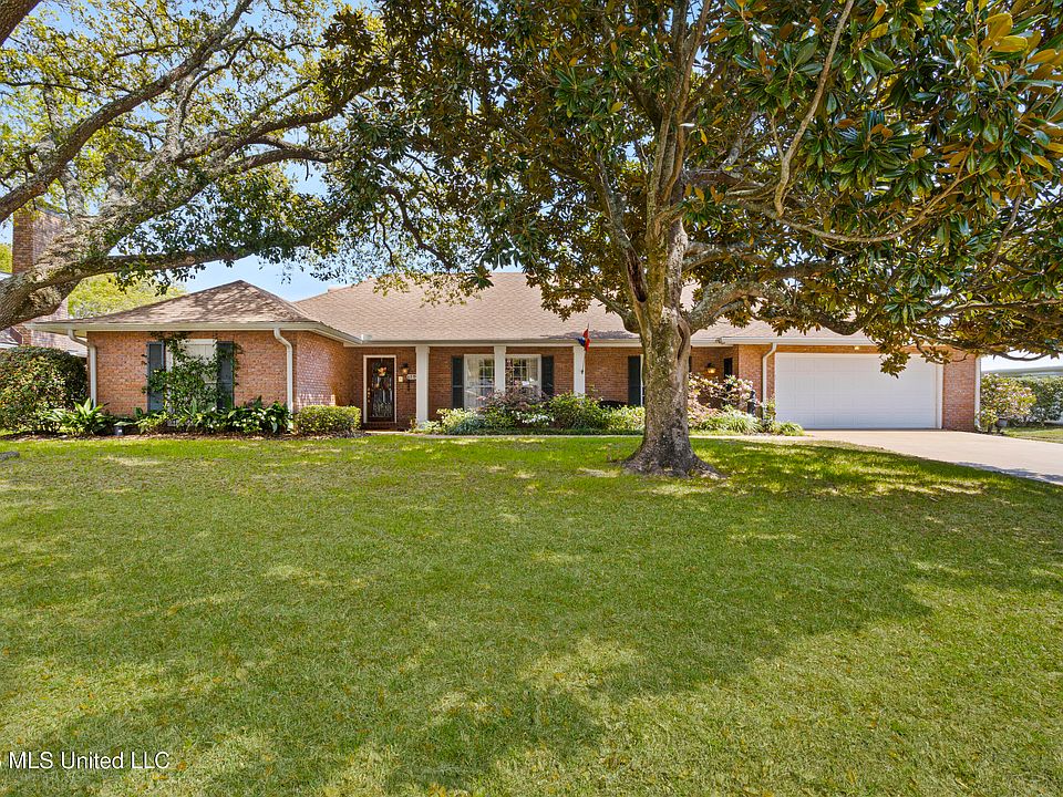 1st image of 230 Southern Cir #230