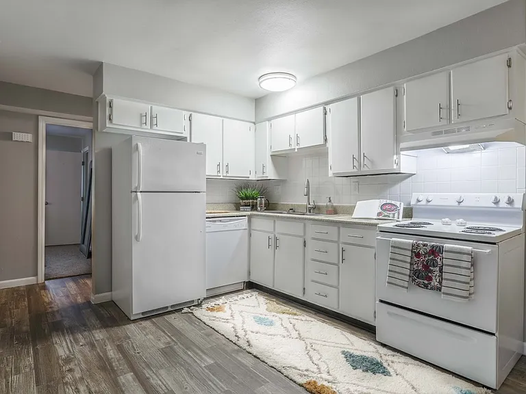 Prime at Uptown Apartments and Townhomes — Photo 17