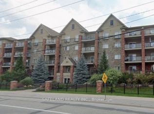 39 Ferndale Dr S #404, Barrie, ON L4N 5T5