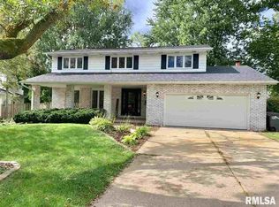 4414 Squire Ct, Bettendorf, IA 52722