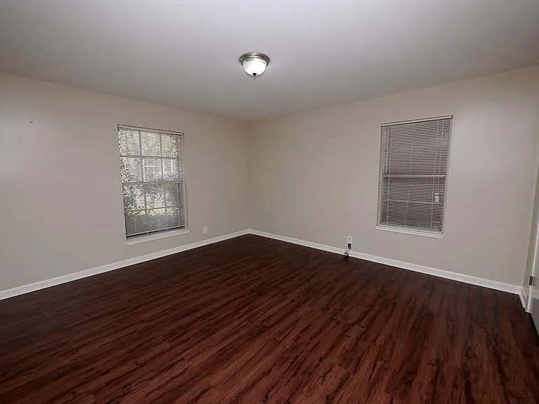 449 Parade Dr — Photo 10