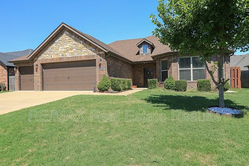 Thornbrook Village — Photo 3