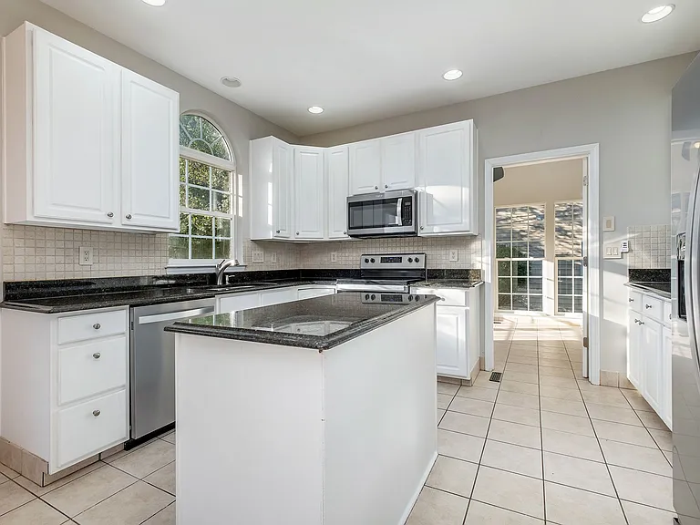 15820 Lavenham Rd — Photo 12